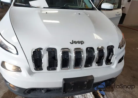 2016 Jeep Cherokee Latitude z USA, uszkodzony, nr VIN 1C4PJMCS3GW133391
